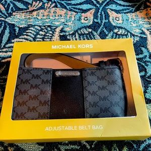 NEW MICHAEL Michael Kors leather adjustable belt bag
